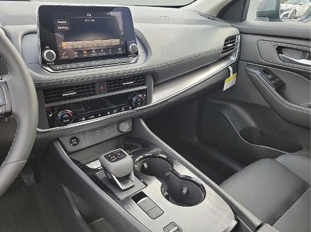 2026 Nissan Rogue FWD SV *Ltd Avail*