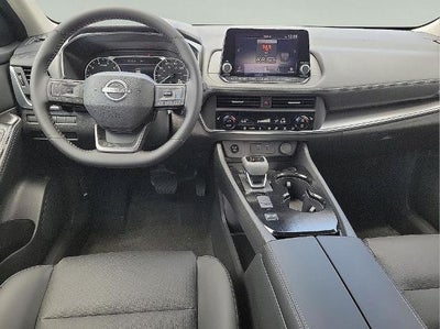 2025 Nissan Rogue FWD SV