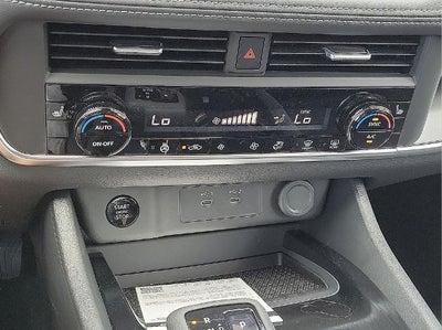 2025 Nissan Rogue FWD SV