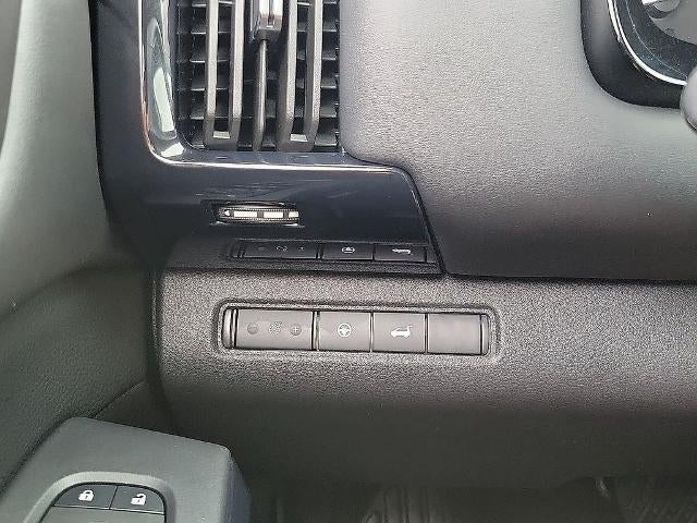 2025 Nissan Pathfinder SV 2WD