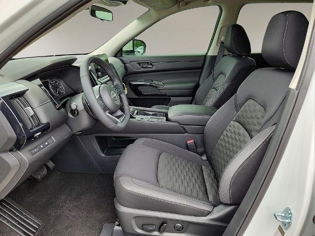 2024 Nissan Pathfinder SV 2WD