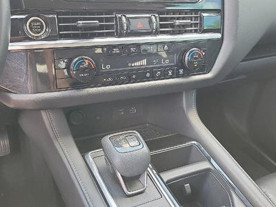 2023 Nissan Pathfinder SL 2WD