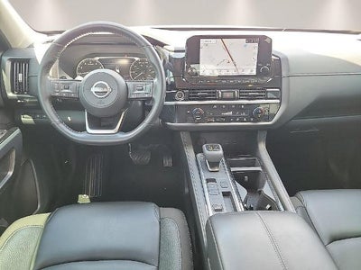 2023 Nissan Pathfinder SL 2WD