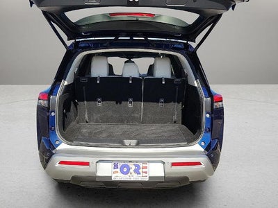 2023 Nissan Pathfinder SL 2WD