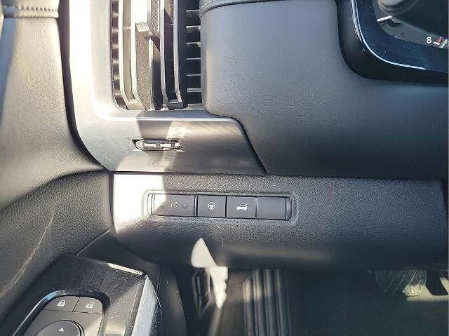 2023 Nissan Pathfinder SL 2WD