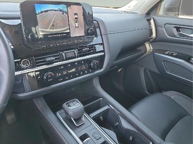 2023 Nissan Pathfinder SL 2WD