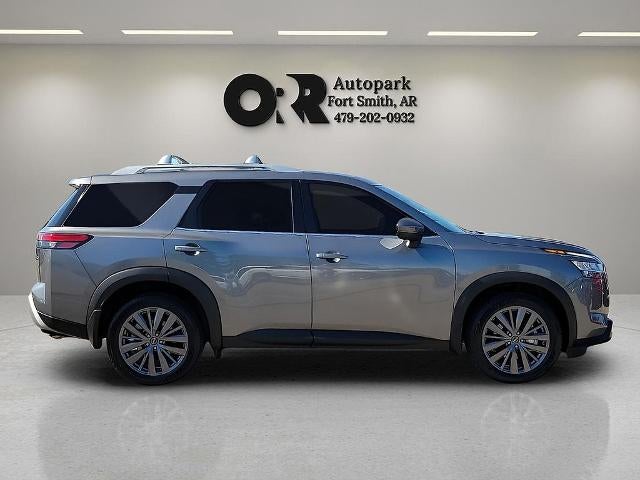 2023 Nissan Pathfinder SL 2WD