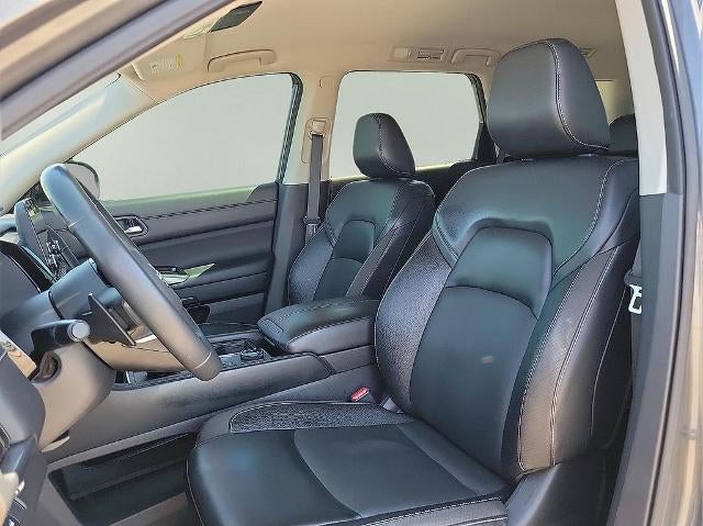 2023 Nissan Pathfinder SL 4WD