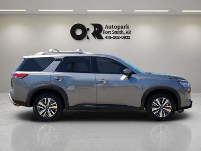 2023 Nissan Pathfinder SL 4WD