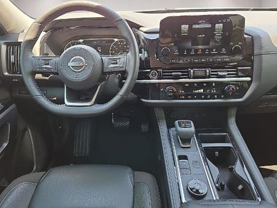 2023 Nissan Pathfinder SL 4WD