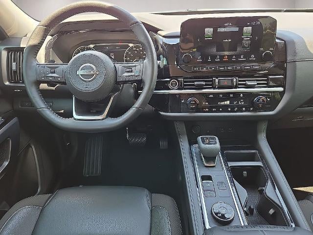 2023 Nissan Pathfinder SL 4WD