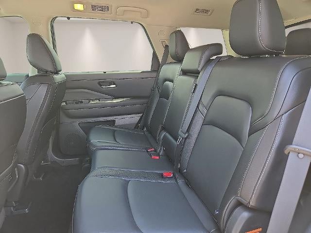 2023 Nissan Pathfinder SL 4WD