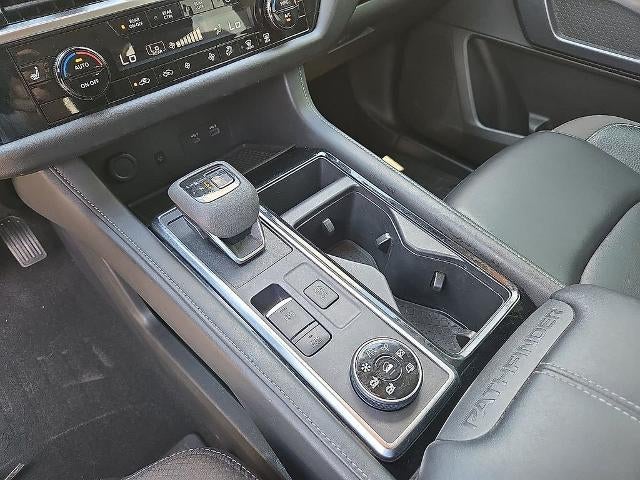 2023 Nissan Pathfinder SL 4WD