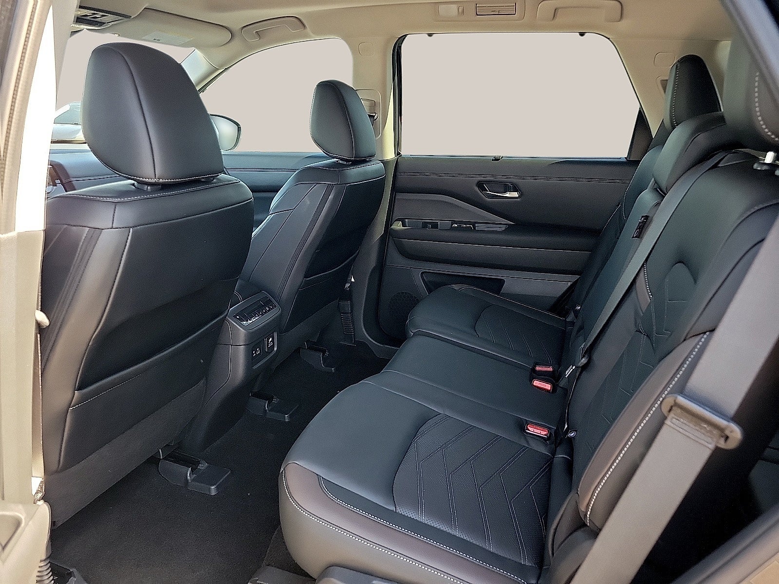 2024 Nissan Pathfinder Platinum 2WD