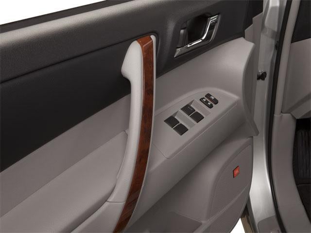 2011 Toyota Highlander FWD 4dr V6 Base (Natl)