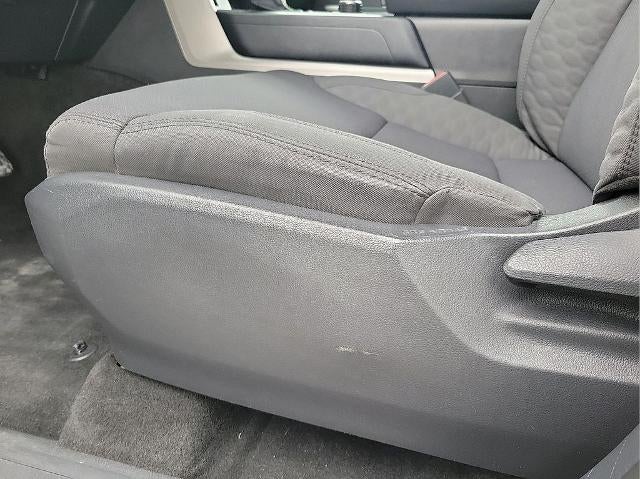 2023 Toyota Tundra 4WD 4WD SR5 CrewMax 5.5' Bed (SE)