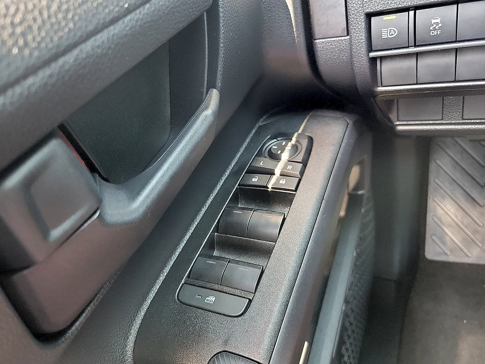 2025 Toyota 4Runner SR5 4WD (GS)