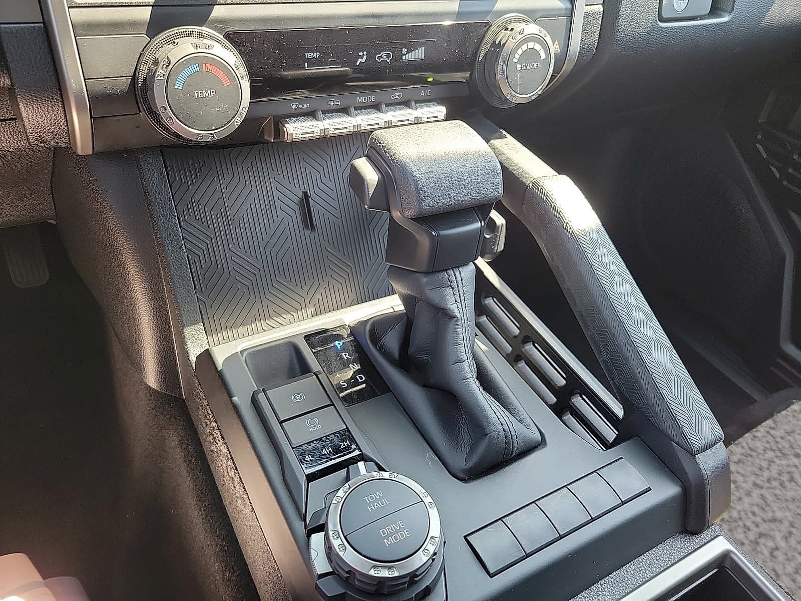 2025 Toyota 4Runner SR5 4WD (GS)