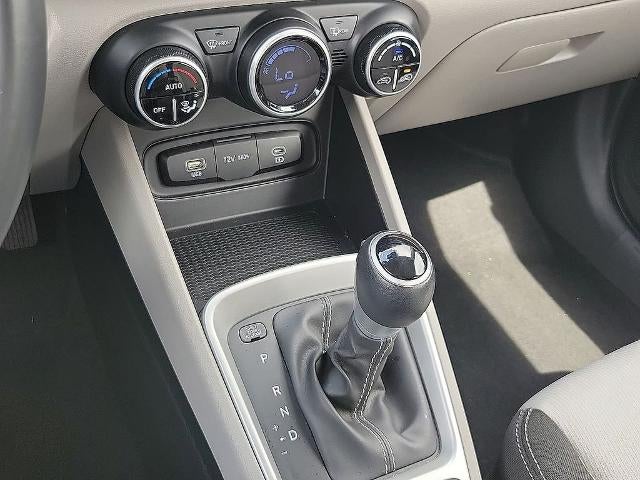 2025 Hyundai VENUE SEL IVT