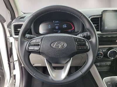 2025 Hyundai VENUE SEL IVT
