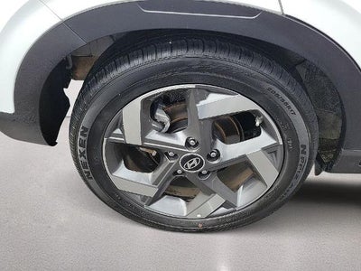 2025 Hyundai VENUE SEL IVT