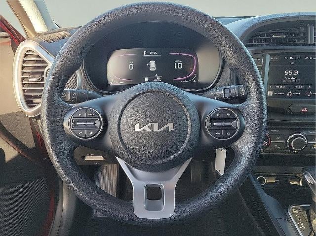 2023 Kia Soul LX IVT