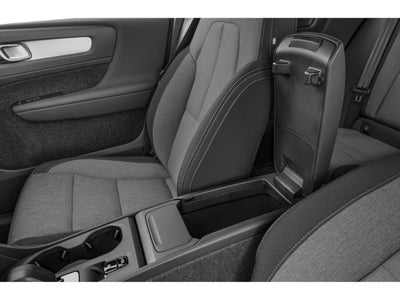 2025 Volvo XC40 B5 AWD Core Bright Theme