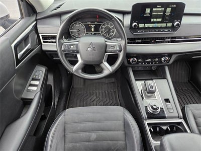2024 Mitsubishi Outlander SE FWD
