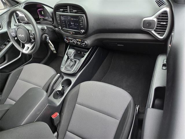 2024 Kia Soul LX IVT