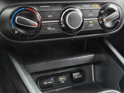 2024 Kia Soul LX IVT