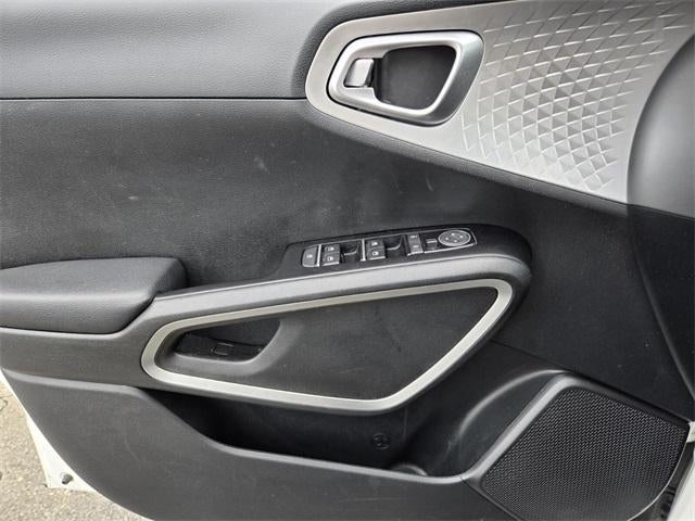 2024 Kia Soul LX IVT