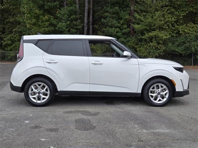 2024 Kia Soul LX IVT