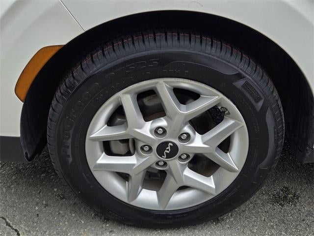 2024 Kia Soul LX IVT