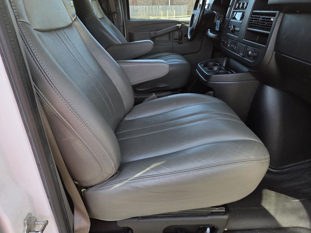 2023 Chevrolet Express 3500 LS Passenger