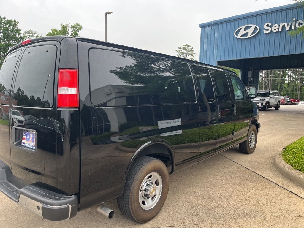 2024 Chevrolet Express 3500 LT Passenger