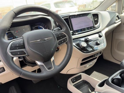 2023 Chrysler Pacifica Hybrid Touring L