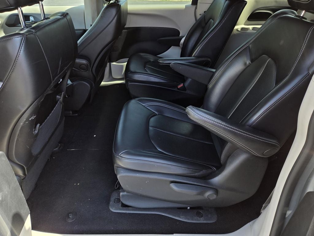 2023 Chrysler Pacifica Hybrid Touring L