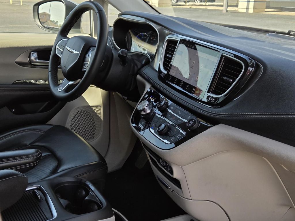 2023 Chrysler Pacifica Hybrid Touring L