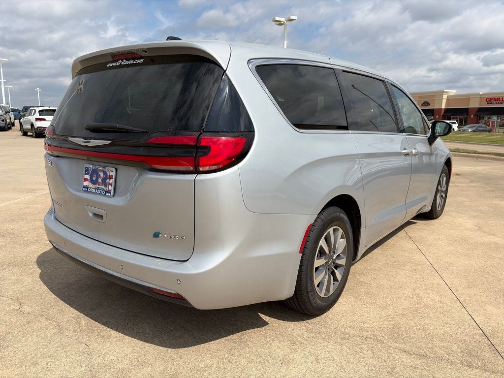 2023 Chrysler Pacifica Hybrid Touring L