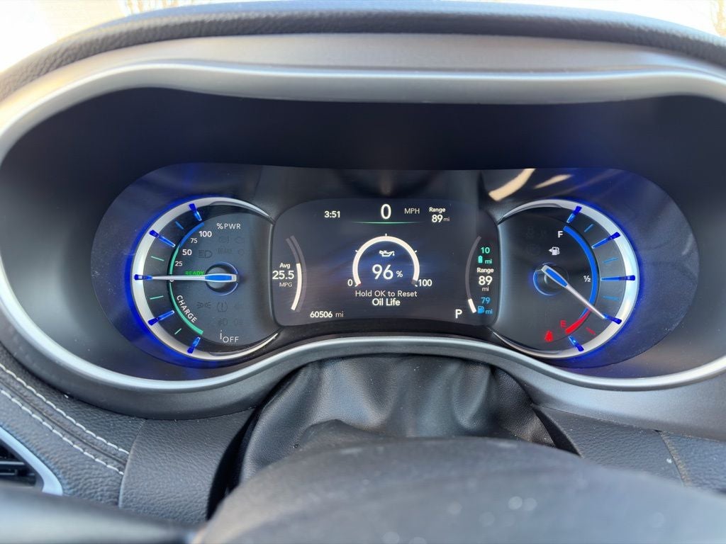 2023 Chrysler Pacifica Hybrid Touring L