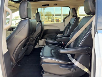 2023 Chrysler Pacifica Hybrid Limited