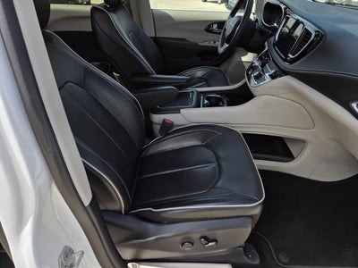 2023 Chrysler Pacifica Hybrid Limited
