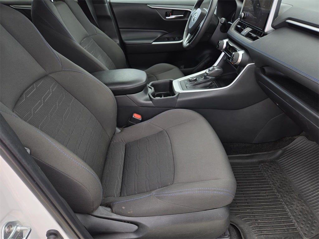 2023 Toyota RAV4 Hybrid SE