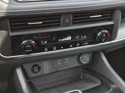 2025 Nissan Rogue SV