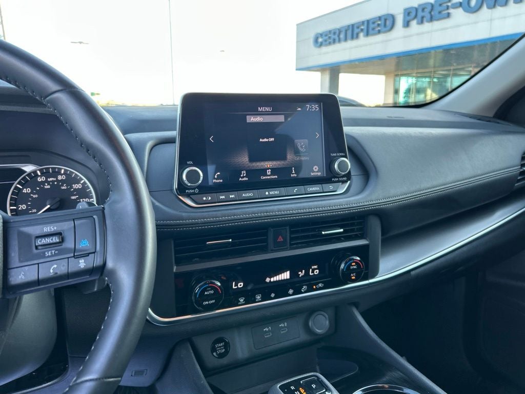 2025 Nissan Rogue SV