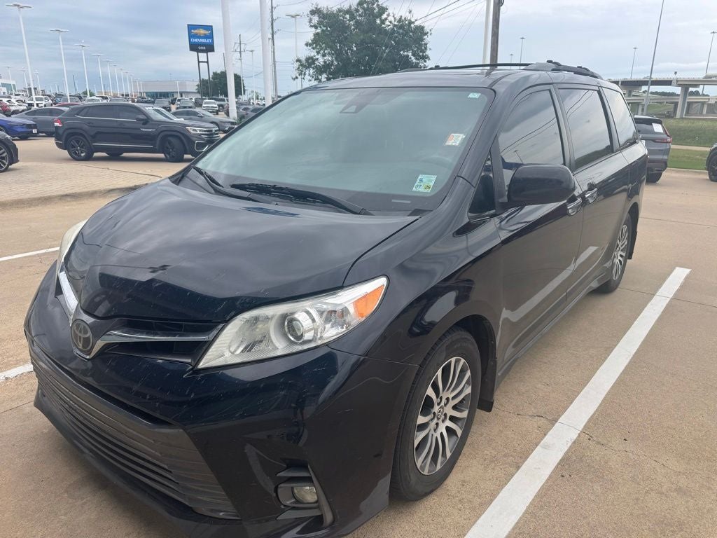 2020 Toyota Sienna XLE Premium 8 Passenger