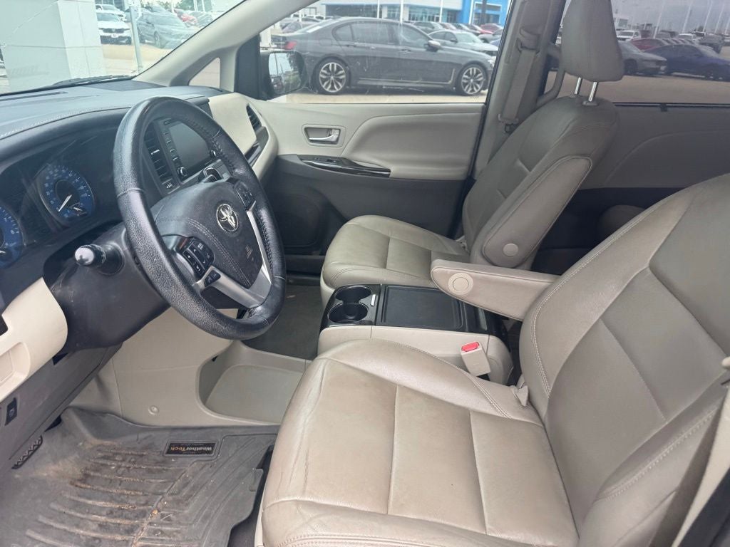 2020 Toyota Sienna XLE Premium 8 Passenger
