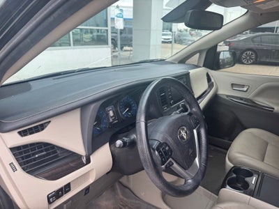 2020 Toyota Sienna XLE Premium 8 Passenger