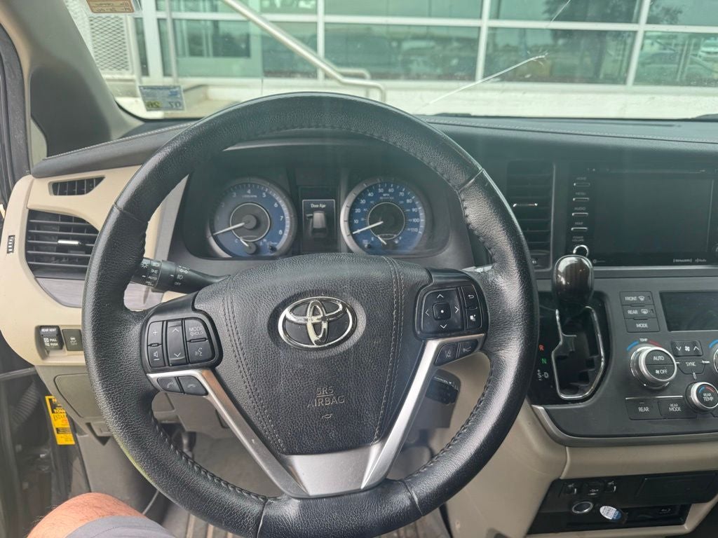 2020 Toyota Sienna XLE Premium 8 Passenger