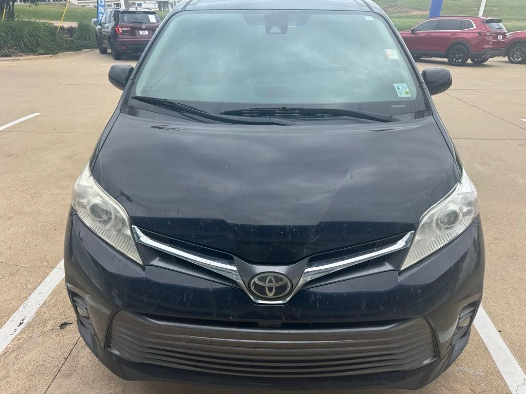 2020 Toyota Sienna XLE Premium 8 Passenger